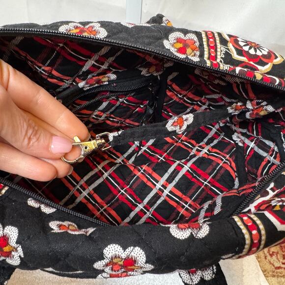 Vera Bradley Retired Y2K Pirouette Small Duffel - Black Red Floral - Like New! - Picture 14 of 14